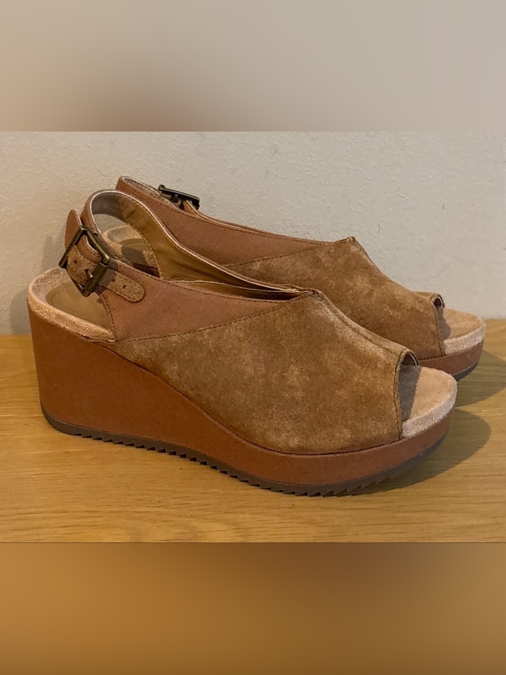 Vionic Trixie Wedge Sandals Brown Toffee Suede Slingback Open Toe Sz 6.5